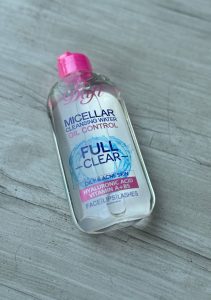 میسلار واتر دافی برای پوست چرب و جوش دار میسلار واتر دافی برای پوست چرب و جوش دار