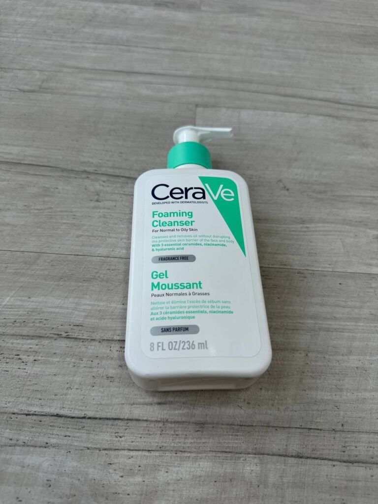 ژل پاک کننده فومی صورت CeraVe مناسب پوست چرب و نرمال