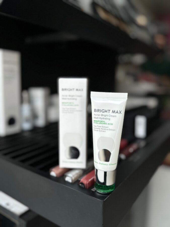 کرم مرطوب کننده مات آکنه برایت مکس مدل Matt Hydrating