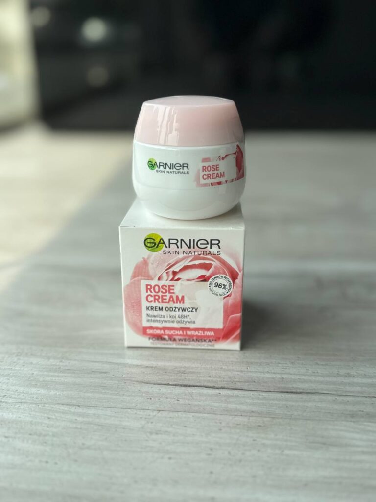 کرم مرطوب کننده گارنیر Skin Naturals Rose حجم ۵۰ میلی‌لیتر