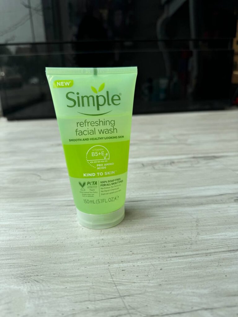 ژل شستشوی صورت سیمپل ژل شستشوی صورت سیمپل مدل Refreshing حجم 150 میل