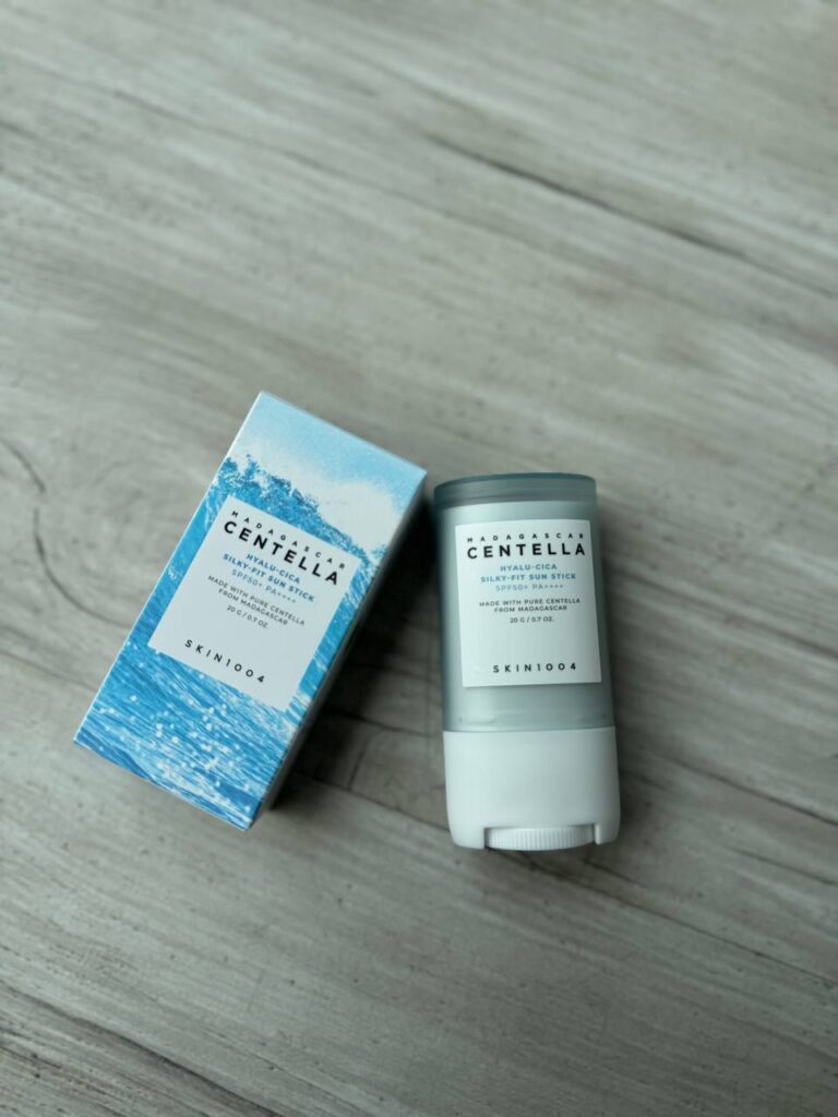 استیک ضد آفتاب صورت Skin1004 Hyalu-Cica Silky-Fit SPF50+